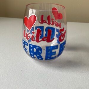 Wild and Free Plastic Wineglass red blue white